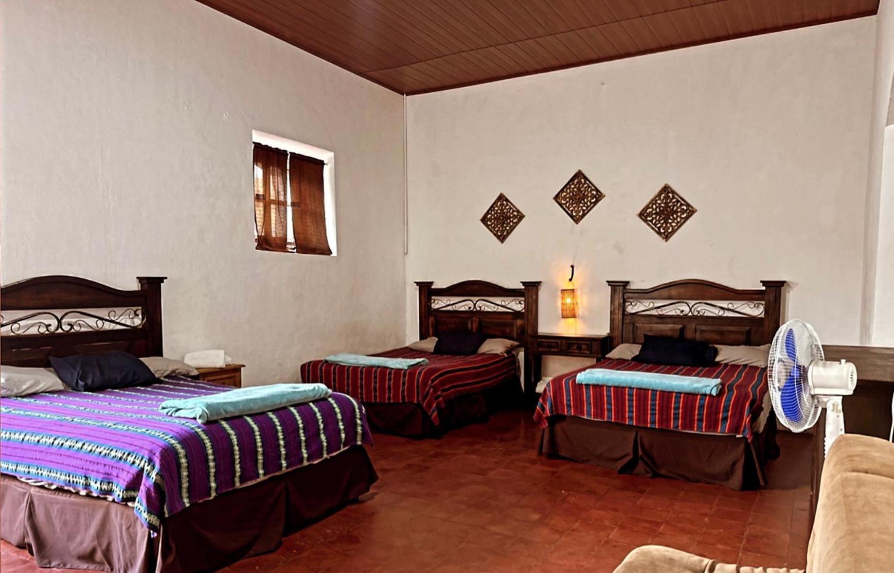 El Extranjero Hostal Antigua Zewnętrze zdjęcie